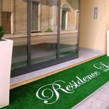 Hotel Residence Lupiae Lecce Bagian luar foto