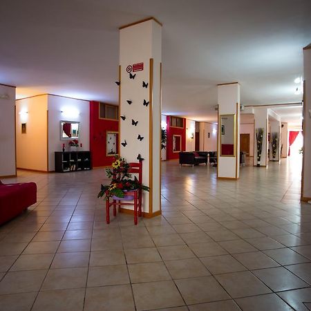 Hotel Residence Lupiae Lecce Bagian luar foto
