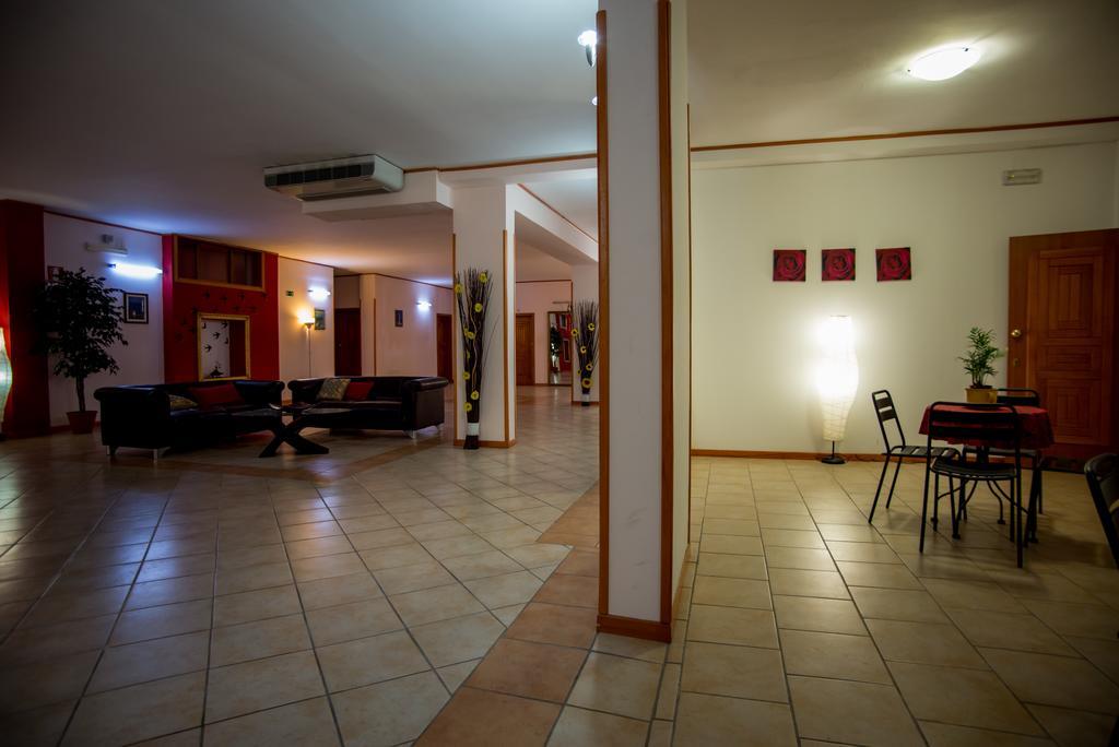 Hotel Residence Lupiae Lecce Bagian luar foto