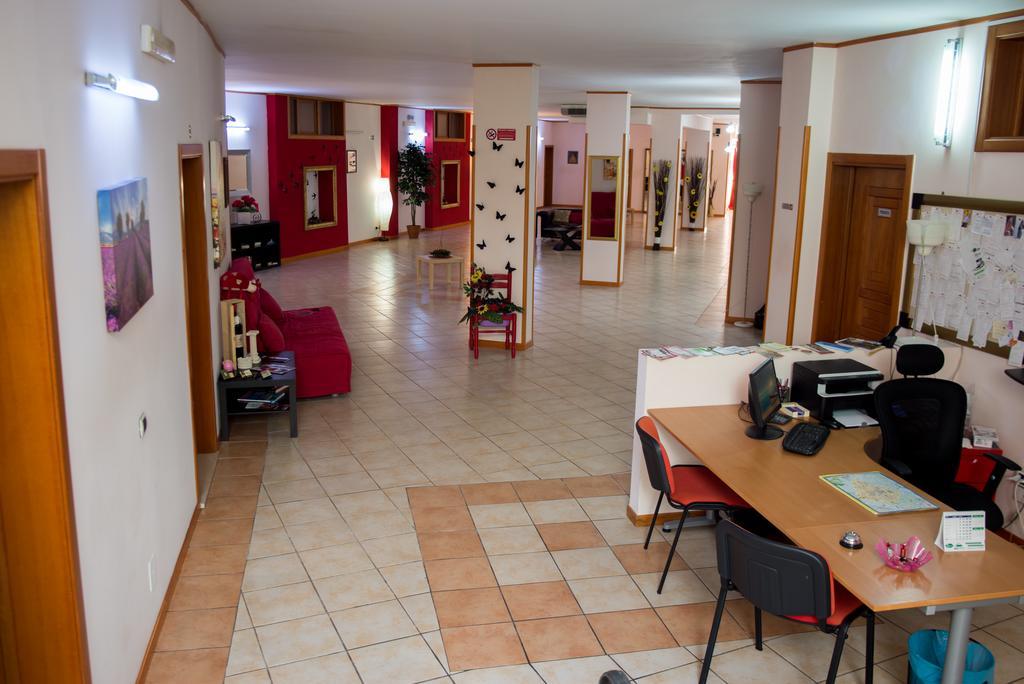 Hotel Residence Lupiae Lecce Bagian luar foto